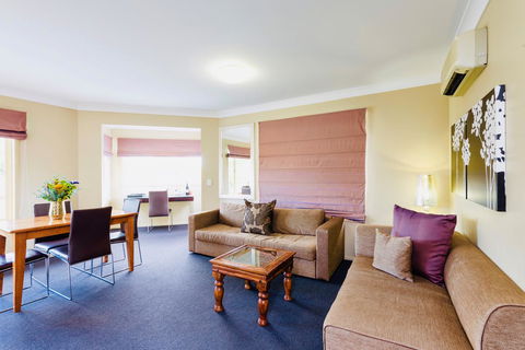 Ambassador On Ruthven - Redcliffe Tourism 28