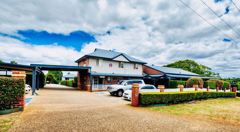 Ambassador On Ruthven - Redcliffe Tourism 5