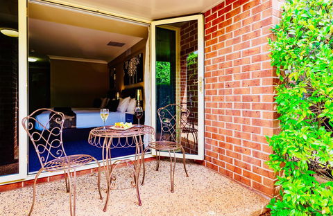 Ambassador On Ruthven - Redcliffe Tourism 17