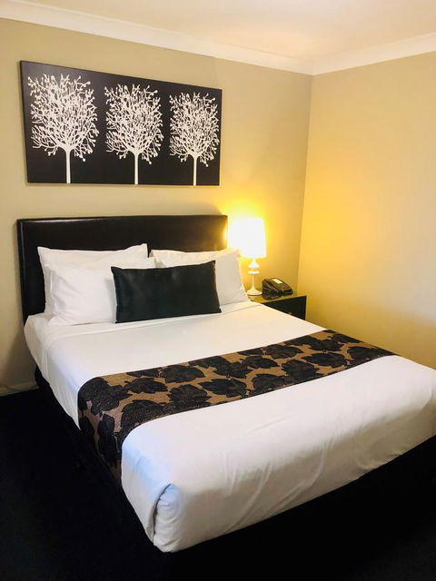 Ambassador On Ruthven - Redcliffe Tourism 38