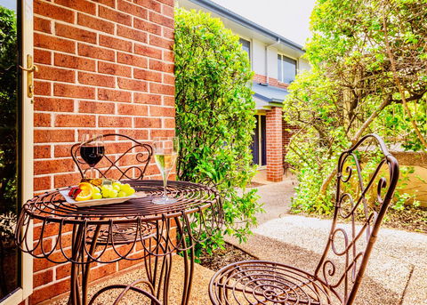 Ambassador On Ruthven - Redcliffe Tourism 4