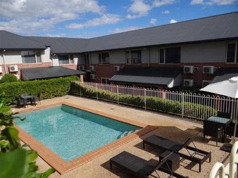 Ambassador On Ruthven - Redcliffe Tourism 26