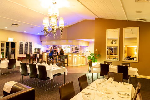 Ambassador On Ruthven - Redcliffe Tourism 9