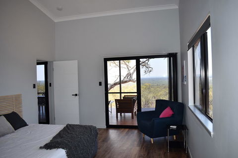 Ironbark House - Redcliffe Tourism 42