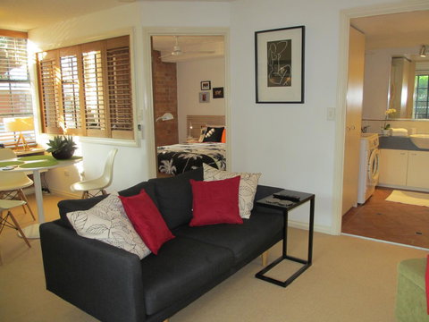 Powerhouse Apartments - Redcliffe Tourism 3