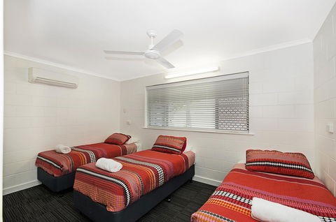 Townsville Holiday Apartments - Redcliffe Tourism 15