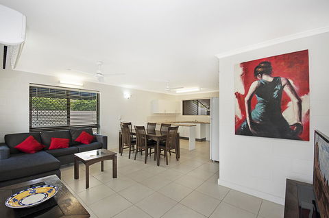 Townsville Holiday Apartments - Redcliffe Tourism 20