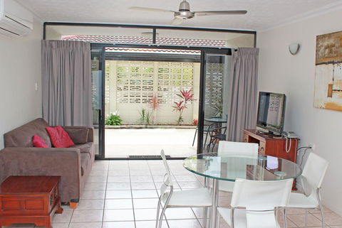Townsville Holiday Apartments - Redcliffe Tourism 10
