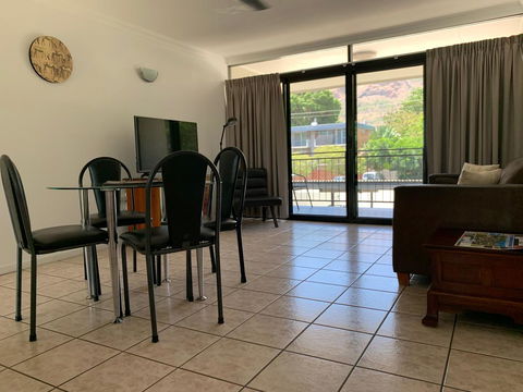 Townsville Holiday Apartments - Redcliffe Tourism 5