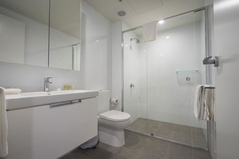 Arena Apartments By CLLIX - Redcliffe Tourism 34