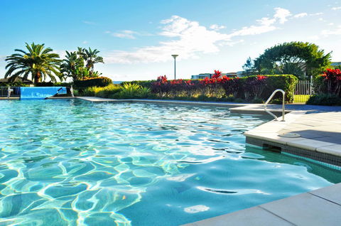 Waterfront Resort Villa With Buggy - Redcliffe Tourism 23