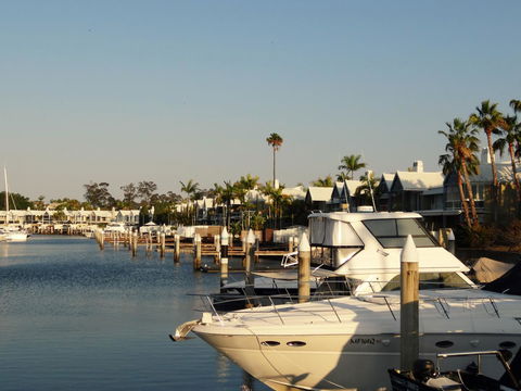Waterfront Resort Villa With Buggy - Redcliffe Tourism 28