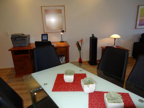 Waterfront Resort Villa With Buggy - Redcliffe Tourism 8