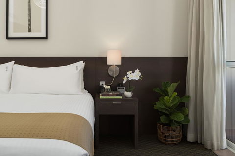 Cairns Harbourside Hotel - Redcliffe Tourism 9