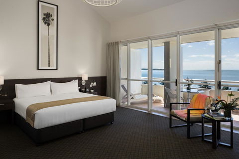 Cairns Harbourside Hotel - Redcliffe Tourism 11