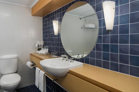 Cairns Harbourside Hotel - Redcliffe Tourism 18