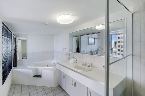 Catalina Resort - Redcliffe Tourism 7