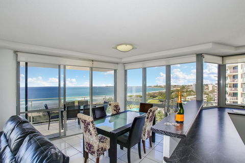 Catalina Resort - Redcliffe Tourism 2