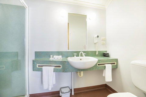 Downs Motel - Redcliffe Tourism 8