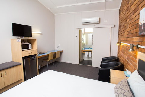 Downs Motel - Redcliffe Tourism 27