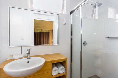 Downs Motel - Redcliffe Tourism 15