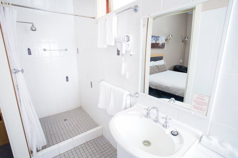 Downs Motel - Redcliffe Tourism 29