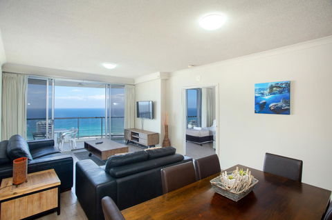 Chevron Renaissance - Private Apartments - Redcliffe Tourism 1