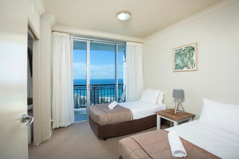 Chevron Renaissance - Private Apartments - Redcliffe Tourism 16