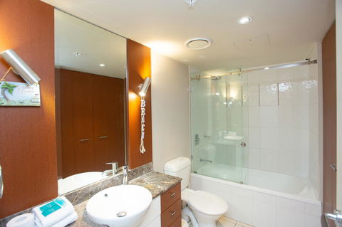 Chevron Renaissance - Private Apartments - Redcliffe Tourism 4