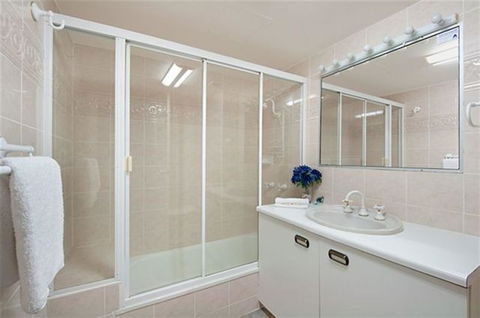 Boulevard Towers On Broadbeach - Redcliffe Tourism 24