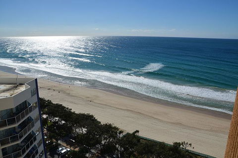 Zenith Ocean Front Apartments - Redcliffe Tourism 41