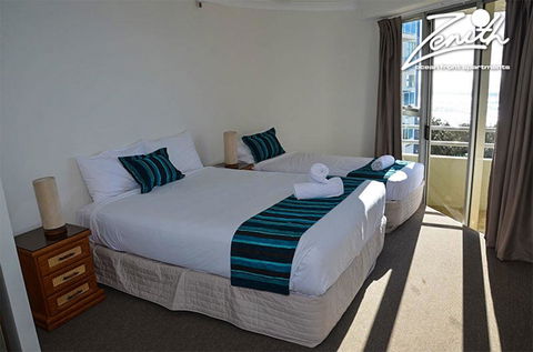 Zenith Ocean Front Apartments - Redcliffe Tourism 4