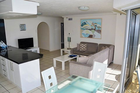 Zenith Ocean Front Apartments - Redcliffe Tourism 25