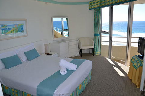 Zenith Ocean Front Apartments - Redcliffe Tourism 21