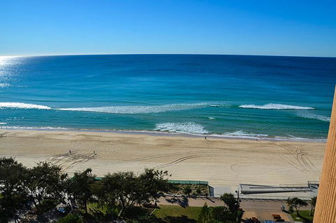 Zenith Ocean Front Apartments - Redcliffe Tourism 26