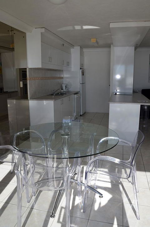 Zenith Ocean Front Apartments - Redcliffe Tourism 43