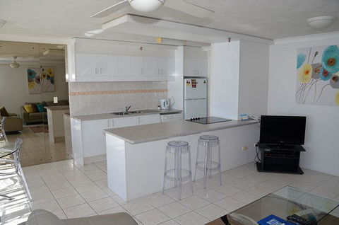 Zenith Ocean Front Apartments - Redcliffe Tourism 42