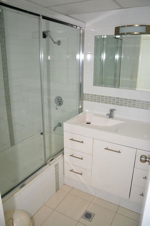 Zenith Ocean Front Apartments - Redcliffe Tourism 22