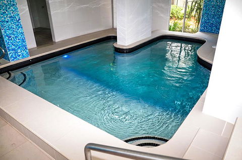 Zenith Ocean Front Apartments - Redcliffe Tourism 7