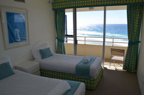 Zenith Ocean Front Apartments - Redcliffe Tourism 23