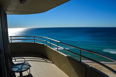 Zenith Ocean Front Apartments - Redcliffe Tourism 40