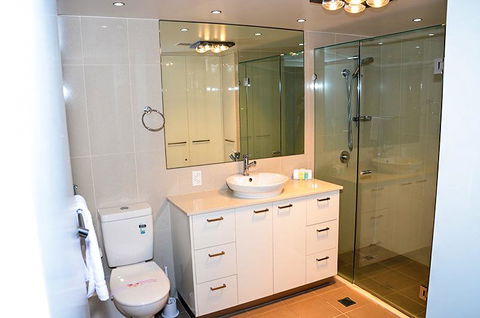 Zenith Ocean Front Apartments - Redcliffe Tourism 39