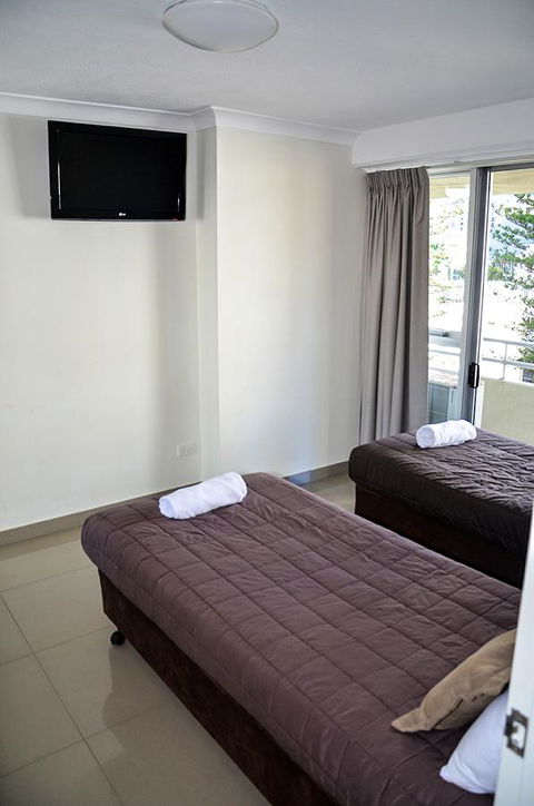 Zenith Ocean Front Apartments - Redcliffe Tourism 32