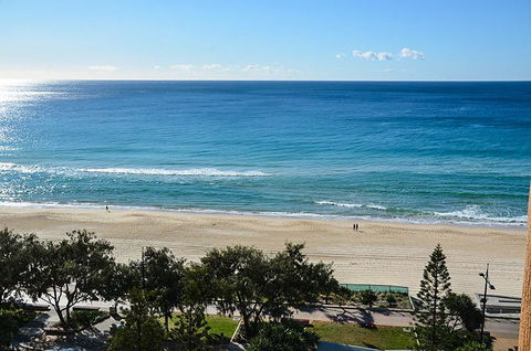 Zenith Ocean Front Apartments - Redcliffe Tourism 13