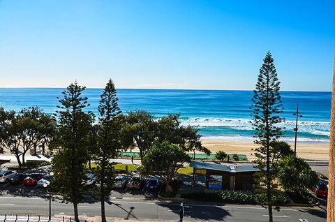 Zenith Ocean Front Apartments - Redcliffe Tourism 31