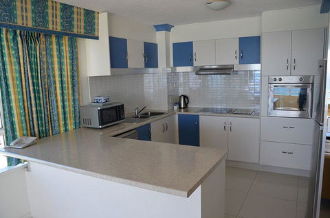 Zenith Ocean Front Apartments - Redcliffe Tourism 20