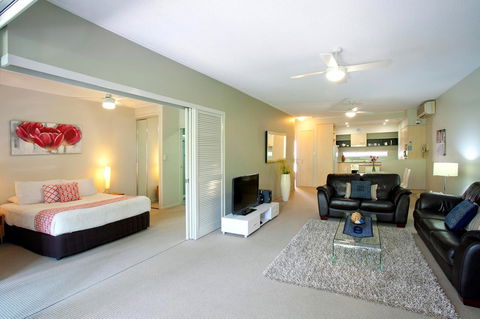 Verano Resort Noosa - Redcliffe Tourism 25