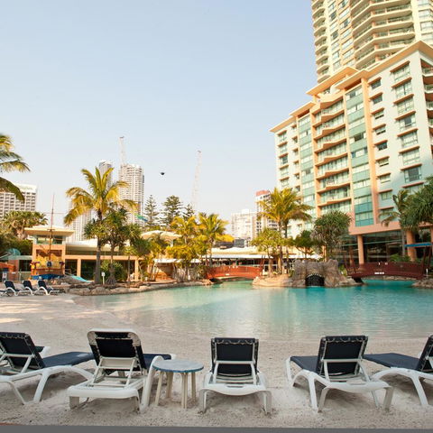 Mantra Crown Towers - Redcliffe Tourism 2