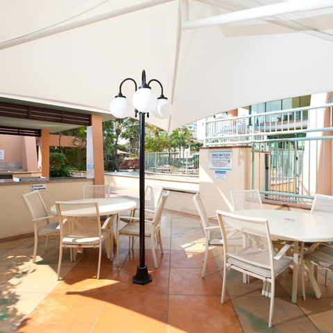 Mantra Crown Towers - Redcliffe Tourism 8