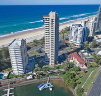 Capricorn One Beachside Holiday Apartments - Official - Redcliffe Tourism